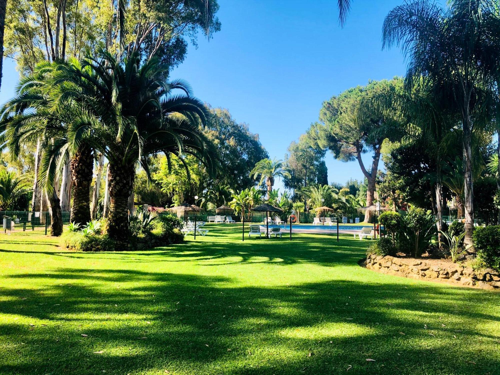 Puerto Banus Crystal Suite 马尔韦利亚 外观 照片