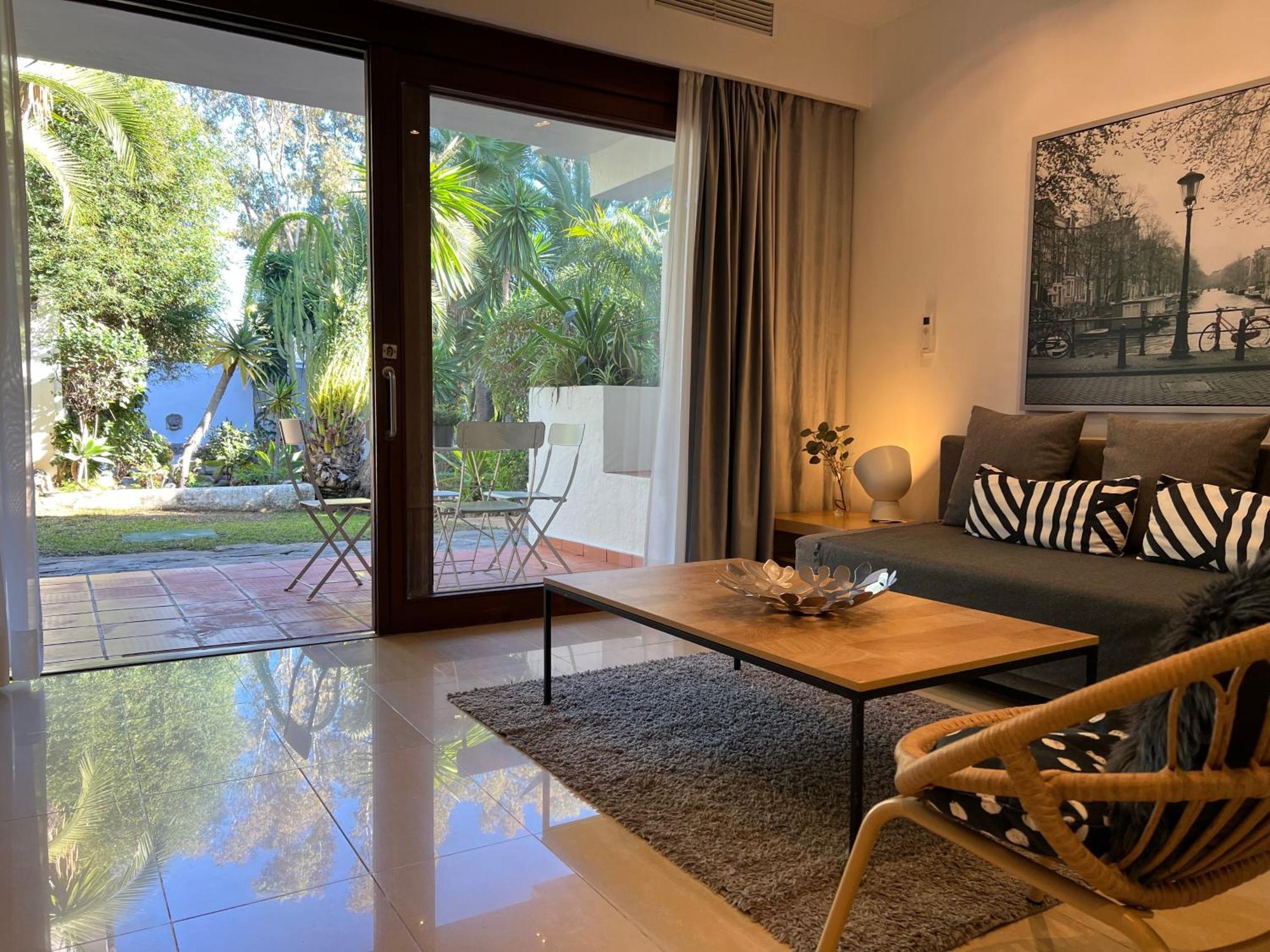 Puerto Banus Crystal Suite 马尔韦利亚 外观 照片
